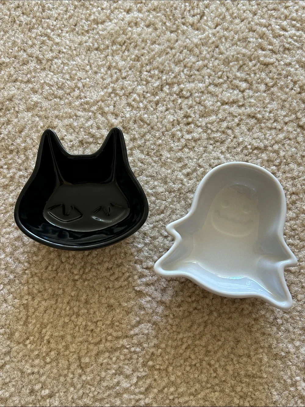 Le Creuset Halloween Black Cat and White Ghost Small Ceramic Dishes